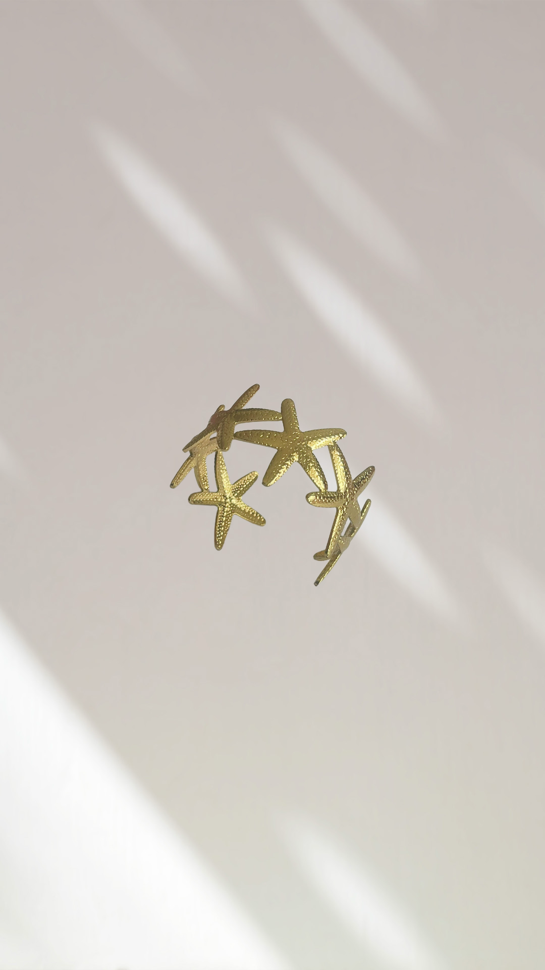 Bracelet manchette étoiles